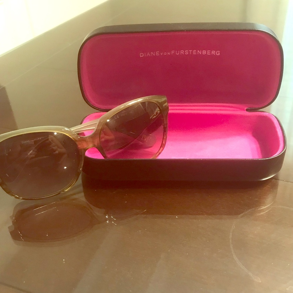 Like new DVF Sunglasses
